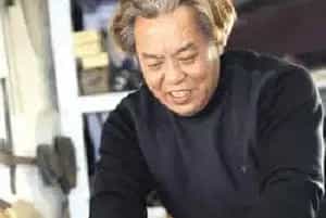 老木匠手上的刨花香与人情味