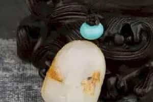 和田玉籽料挂件玉蝉的寓意