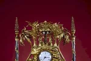 铜镀金山子转天鹅人打钟 - 故宫钟表仪器类藏品