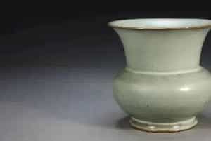 钧窑月白釉渣斗式花盆 - 故宫陶瓷器藏品