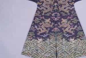 石青色云蟒妆花缎袷女褂 - 故宫织绣类藏品