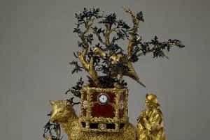 铜镀金牧羊风景羊驮钟 - 故宫钟表仪器类藏品