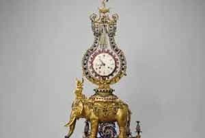 铜镀金象驮琵琶摆钟 - 故宫钟表仪器类藏品