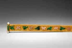 金錾花嵌珠宝扁方 - 故宫首饰类藏品