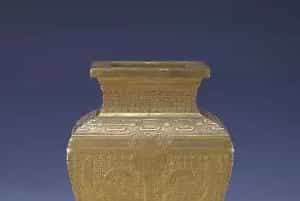 金兽面纹方瓶 - 故宫金银锡器藏品