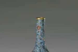 康熙款掐丝珐琅缠枝莲纹胆瓶 - 故宫珐琅器藏品