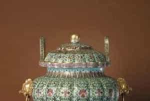 錾胎珐琅缠枝莲纹熏炉 - 故宫珐琅器藏品