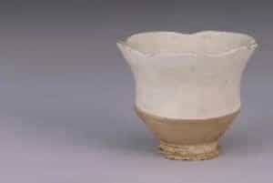 白釉葵瓣口杯 - 故宫陶瓷器藏品