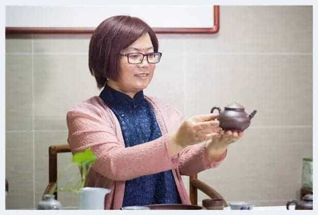 绞泥名家周伯娟登上纽约纳斯达克巨幅荧屏,传播紫砂文化,递出中国名片！_第2张