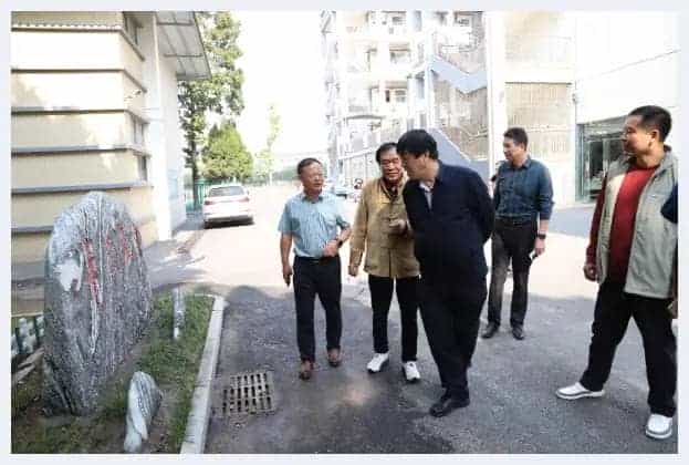 诗书画名家进校园 翰墨飘香助推成长_第6张
