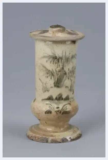鉴赏：清代云南青花瓷器特点论略_第2张