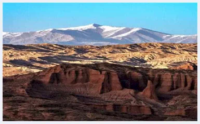 华滋厚实，瑰丽奇峻:品读毛雪峰的重彩山水画_第11张