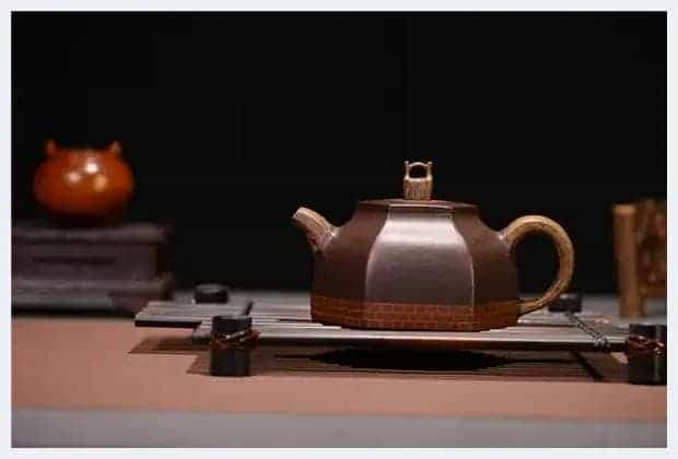 绞泥名家周伯娟登上纽约纳斯达克巨幅荧屏,传播紫砂文化,递出中国名片！_第5张