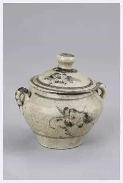 鉴赏：清代云南青花瓷器特点论略_第1张