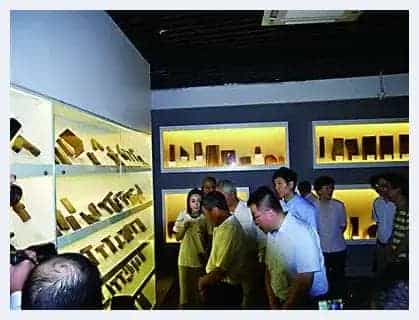 购买红木工艺品须擦亮眼睛谨防忽悠_第1张