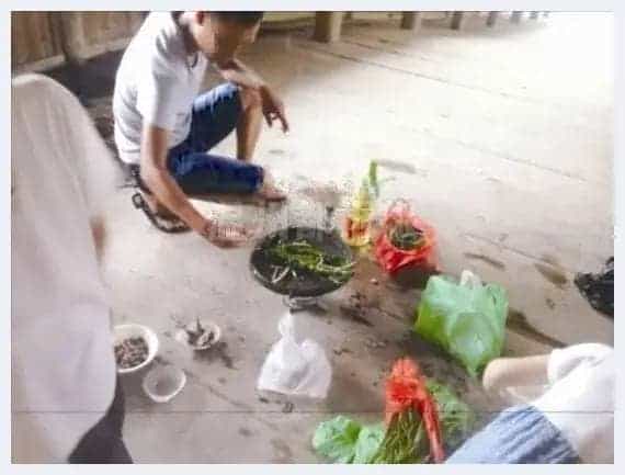 游客在国家重点文物泰顺一廊桥上用明火烧烤_第1张