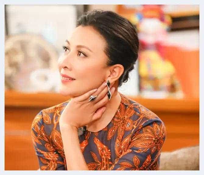 打开TA的珠宝盒:"女王典范"刘嘉玲的气质如何修炼?_第2张
