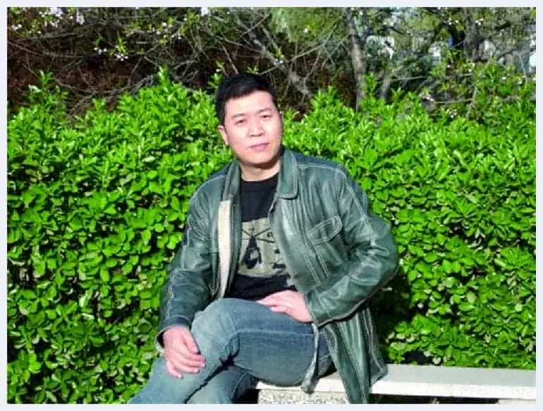 “党旗飘飘喜迎建国70周年”陈龙艺术欣赏_第1张