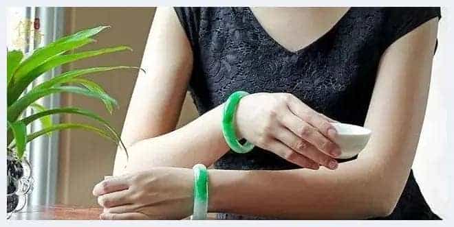 女人长期佩戴“玉手镯”,或能收获这7个好处,希望你会喜欢_第2张