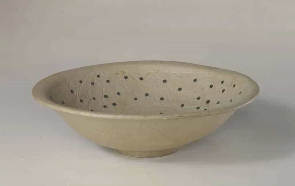西村窑青白釉褐斑刻划凤纹大碗 - 故宫陶瓷器藏品_第1张