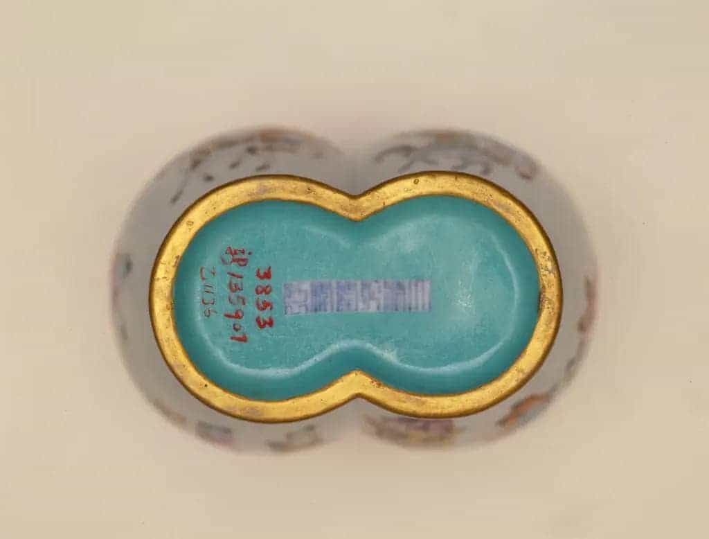 珐琅彩婴戏纹双连瓶 - 故宫陶瓷器藏品_第2张
