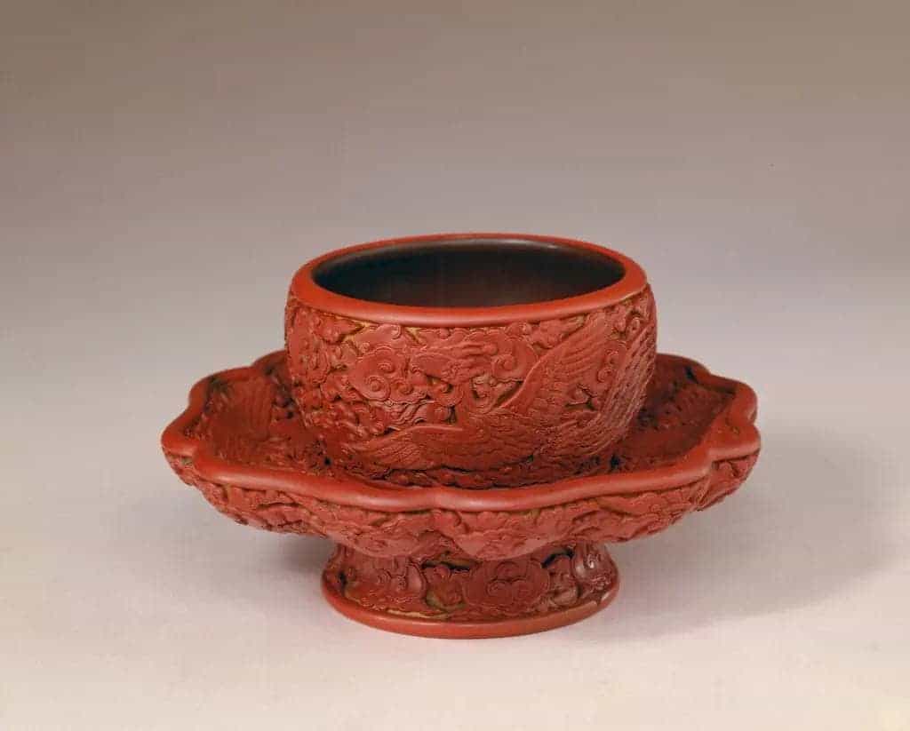 剔红云凤纹盏托 - 故宫漆器藏品_第1张