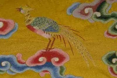 明黄色缎绣彩云黄龙夹龙袍 - 故宫织绣类藏品_第4张