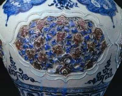 景德镇窑青花釉里红镂雕盖罐 - 故宫陶瓷器藏品_第2张