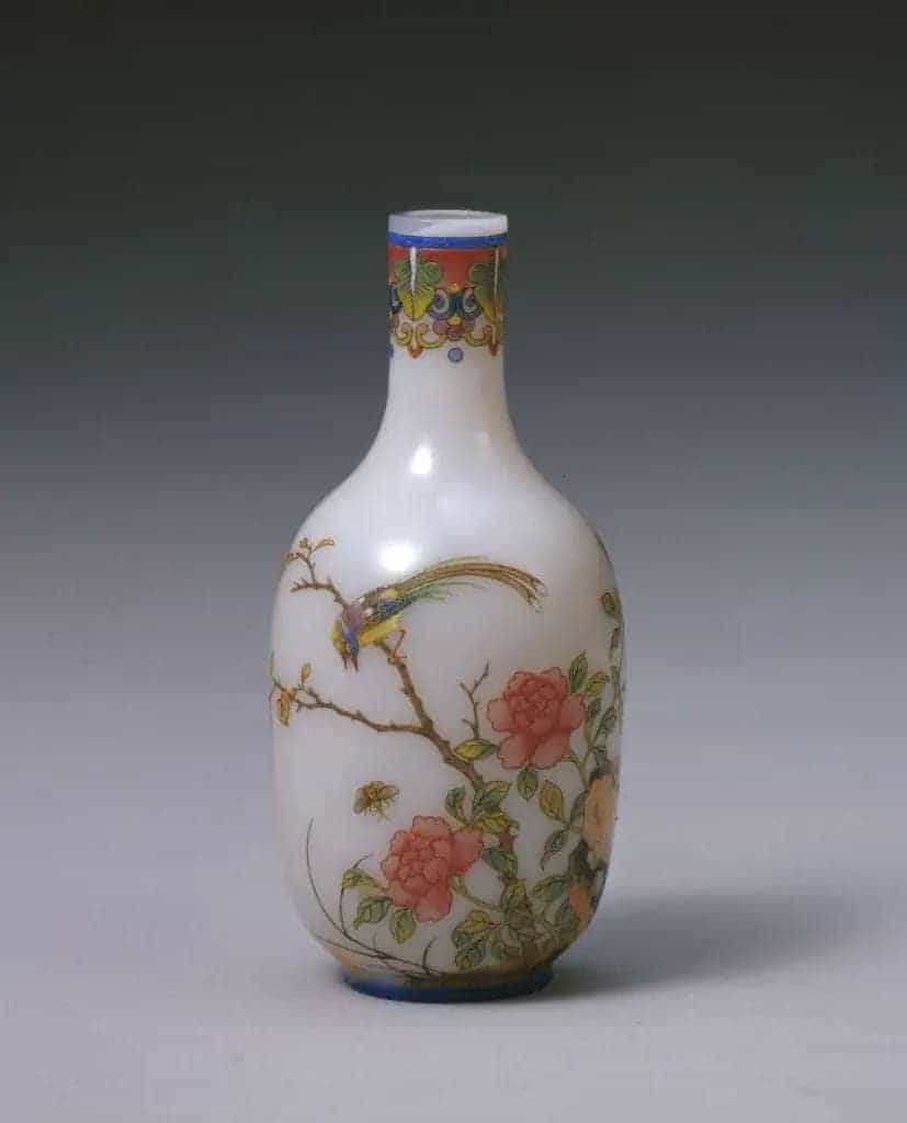 乾隆款玻璃胎画珐琅花鸟小瓶 - 故宫玻璃器藏品_第1张