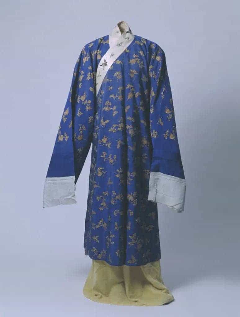 蓝色缂丝金海棠蝶纹褶子 - 故宫音乐戏曲类藏品_第2张