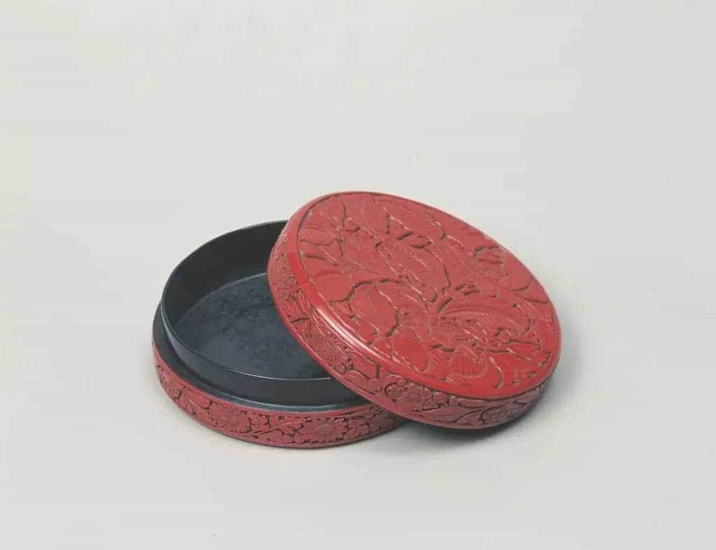 剔红紫萼花纹圆盒 - 故宫漆器藏品_第3张