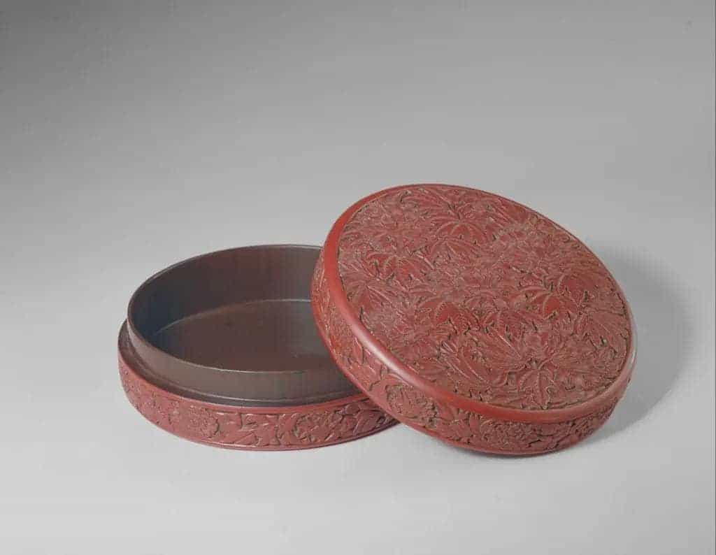 剔红芙蓉花纹圆盒 - 故宫漆器藏品_第2张