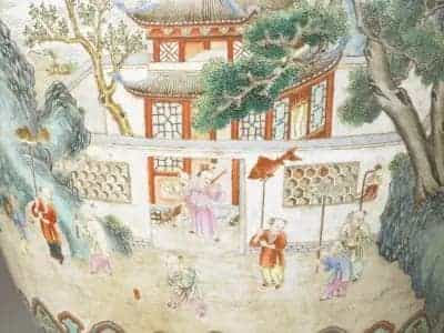 绿地粉彩婴戏纹双螭耳撇口瓶 - 故宫陶瓷器藏品_第3张