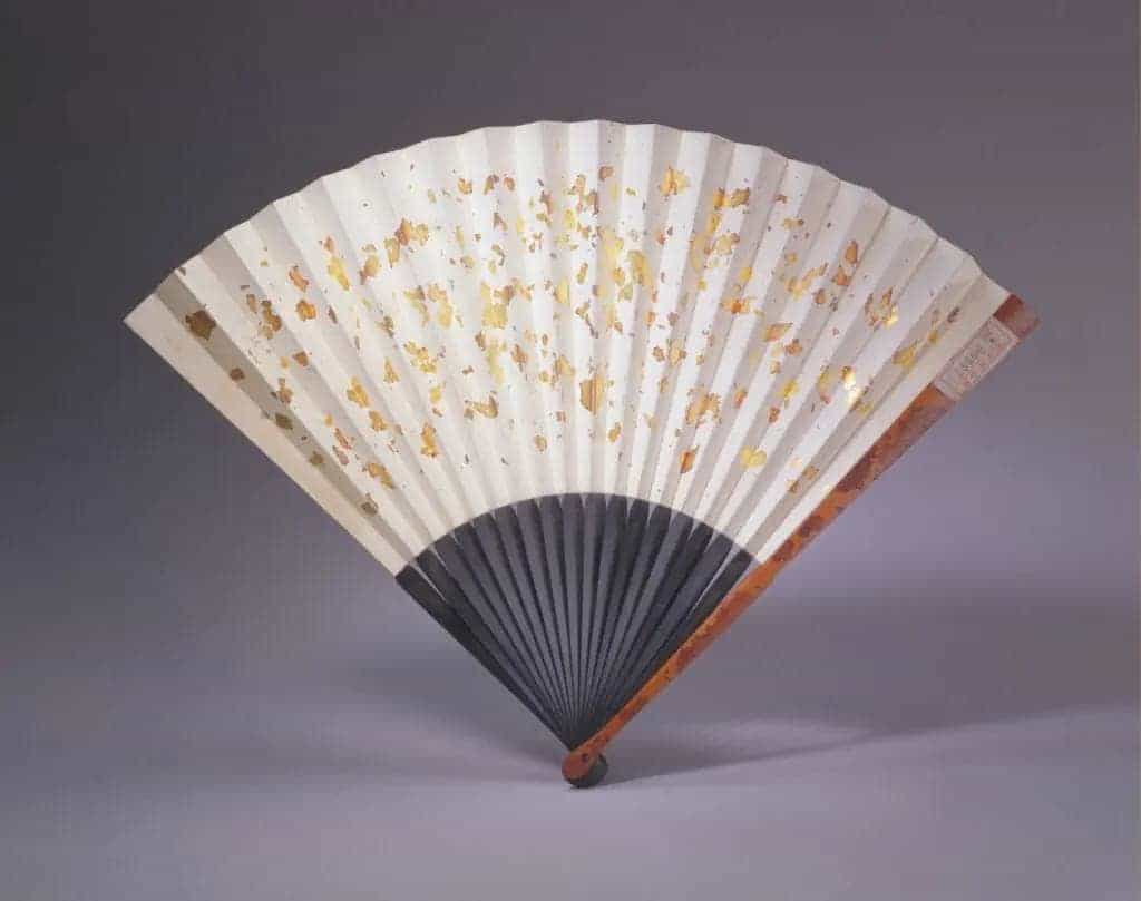 竹股烫花素面折扇 - 故宫生活器具类藏品_第1张