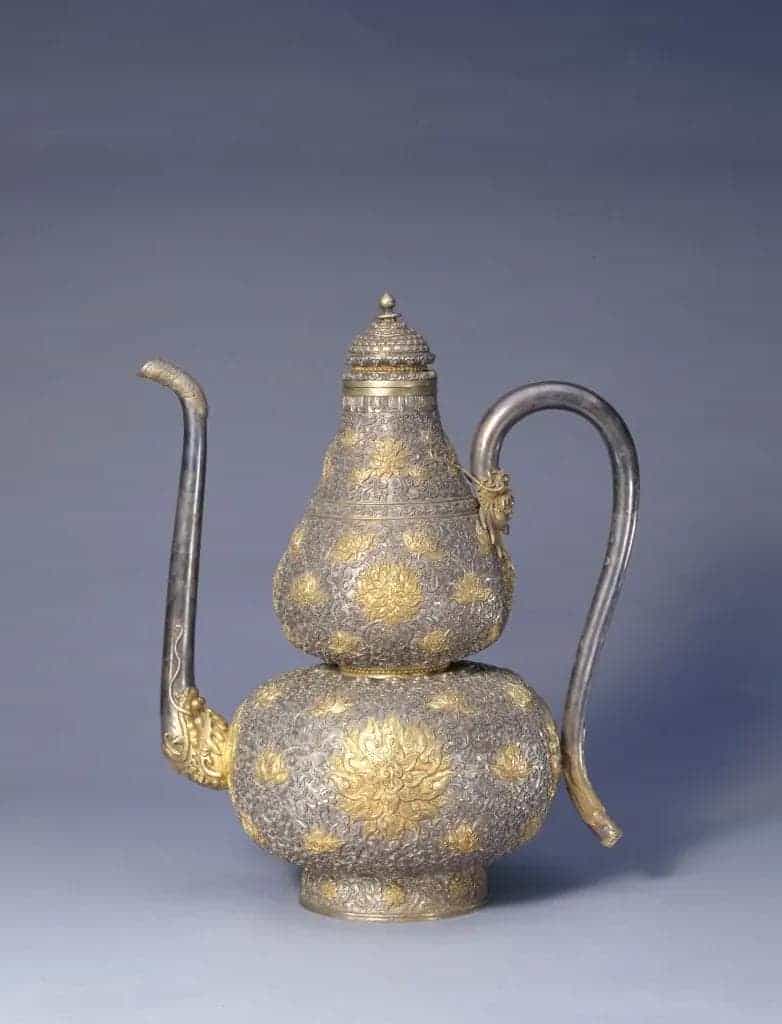 乾隆款银鎏金錾花葫芦式执壶 - 故宫金银锡器藏品_第1张