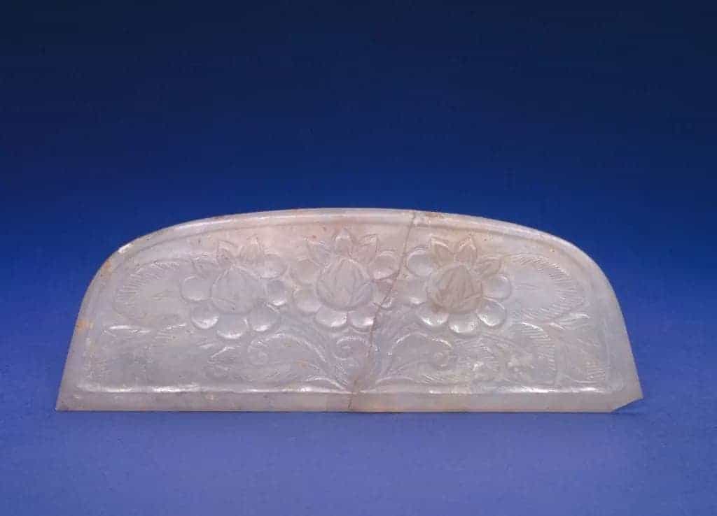玉花卉纹梳背 - 故宫玉石器藏品_第1张