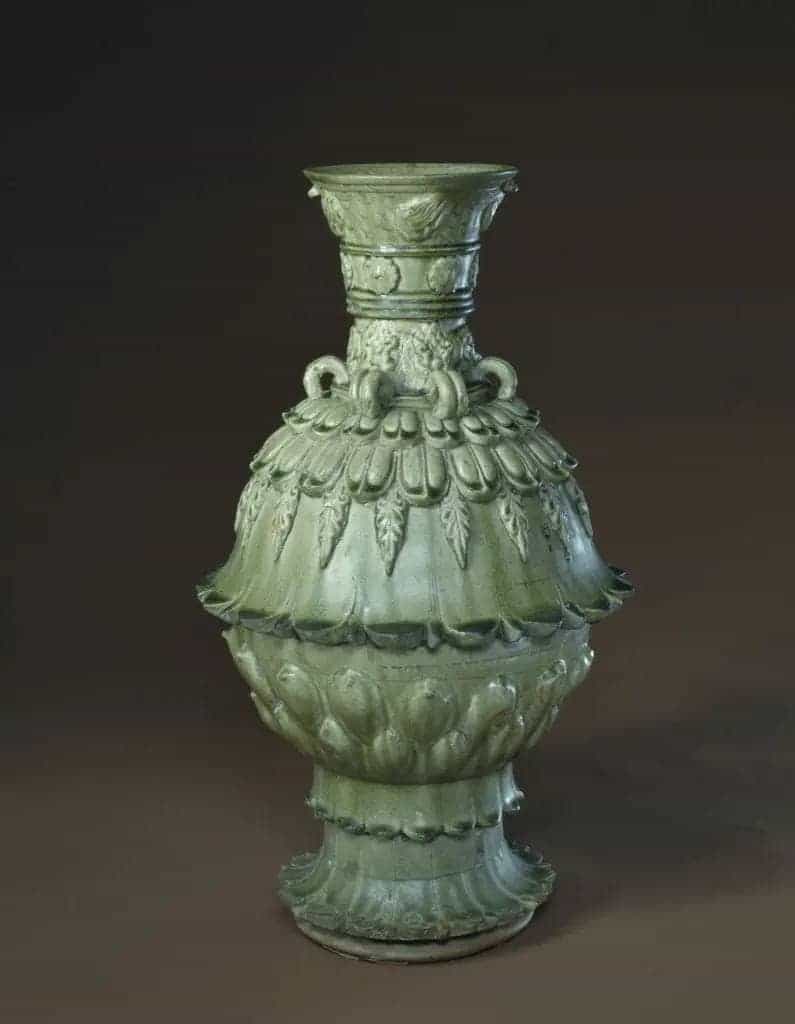 青釉莲花尊 - 故宫陶瓷器藏品_第1张