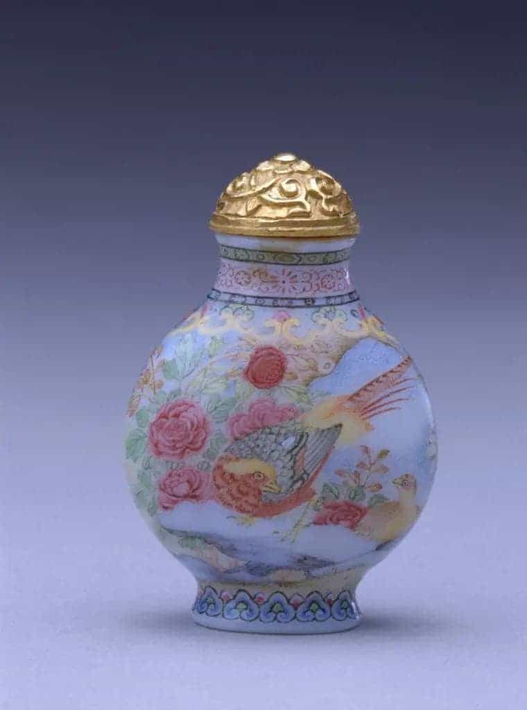 玻璃胎画珐琅锦鸡牡丹鼻烟壶 - 故宫生活器具类藏品_第1张