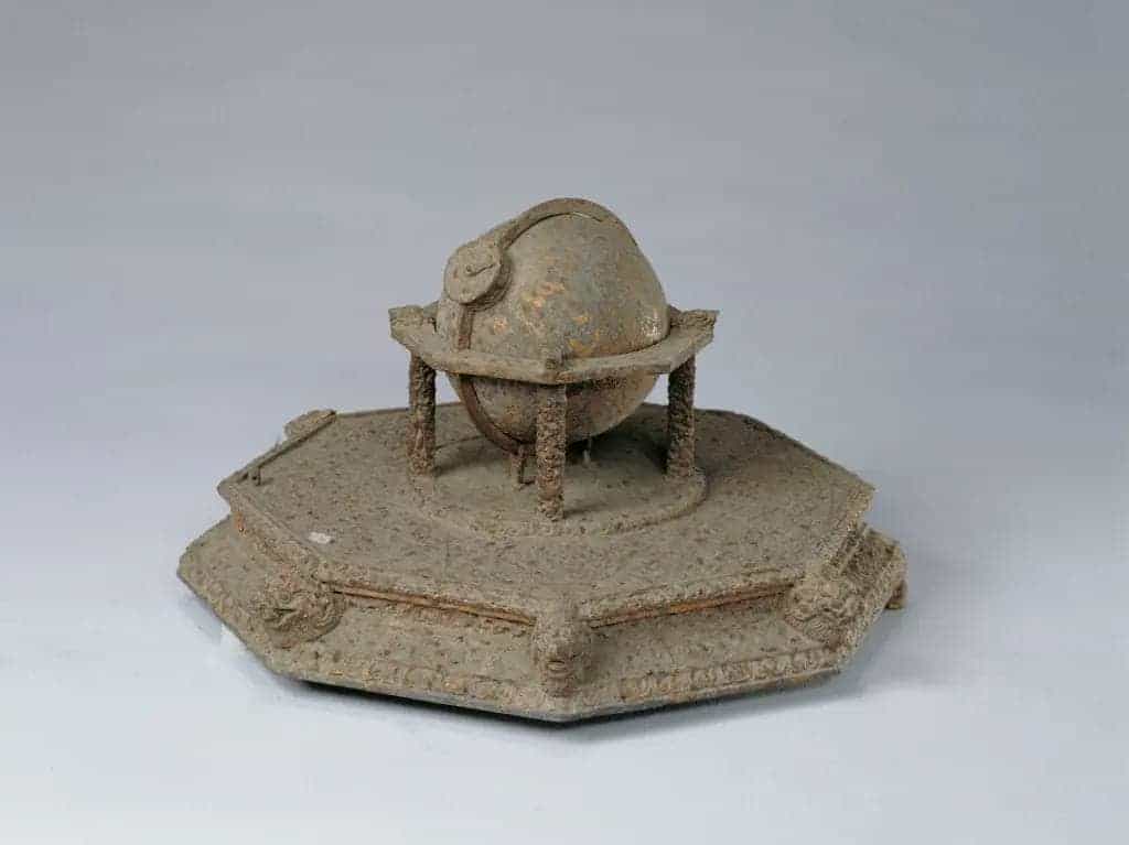 铜镀金地球座标仪 - 故宫钟表仪器类藏品_第1张