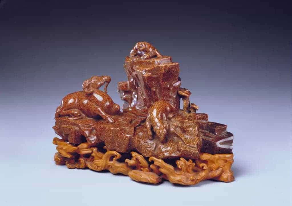 金星玻璃三阳开泰山子 - 故宫玻璃器藏品_第1张