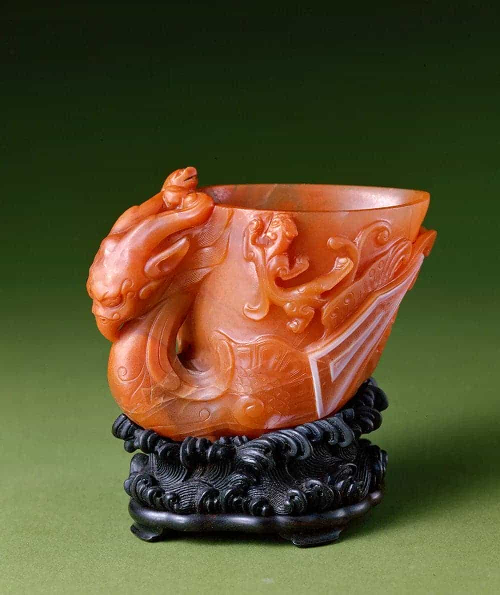 玛瑙雕螭纹凤首觥 - 故宫玉石器藏品_第1张