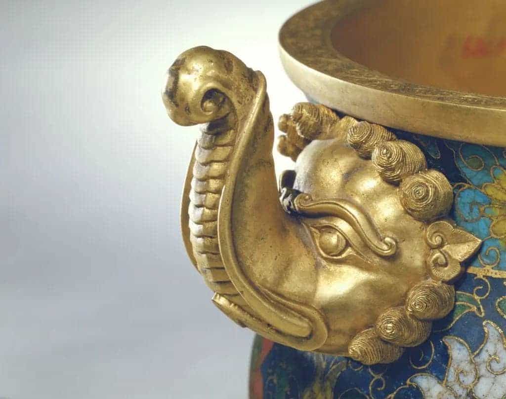 掐丝珐琅缠枝莲纹象耳炉 - 故宫珐琅器藏品_第2张