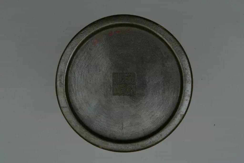 仿古铜彩出戟尊 - 故宫陶瓷器藏品_第2张