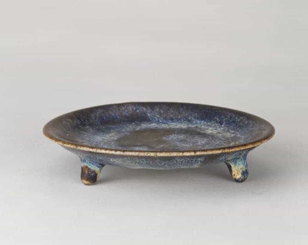 郏县窑黑釉蓝斑三足盘 - 故宫陶瓷器藏品_第1张