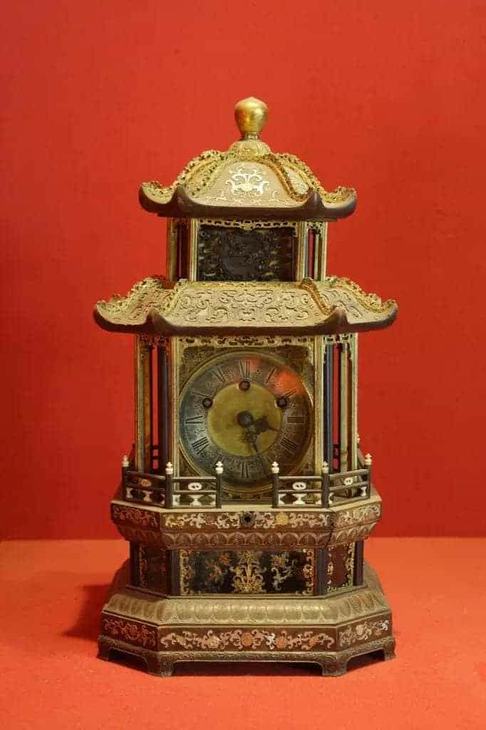 木楼嵌螺钿亭式钟 - 故宫钟表仪器类藏品_第3张