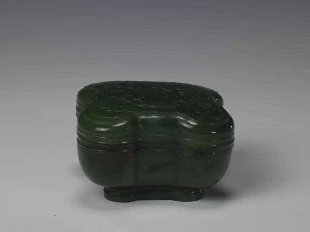 碧玉四柱式炉、瓶、盒三式 - 故宫玉石器藏品_第4张
