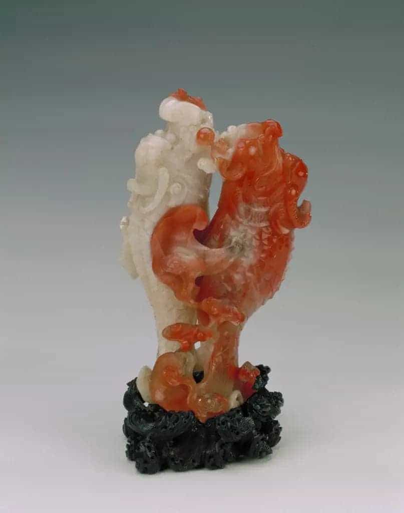 红白玛瑙巧做双鱼龙花插 - 故宫玉石器藏品_第1张