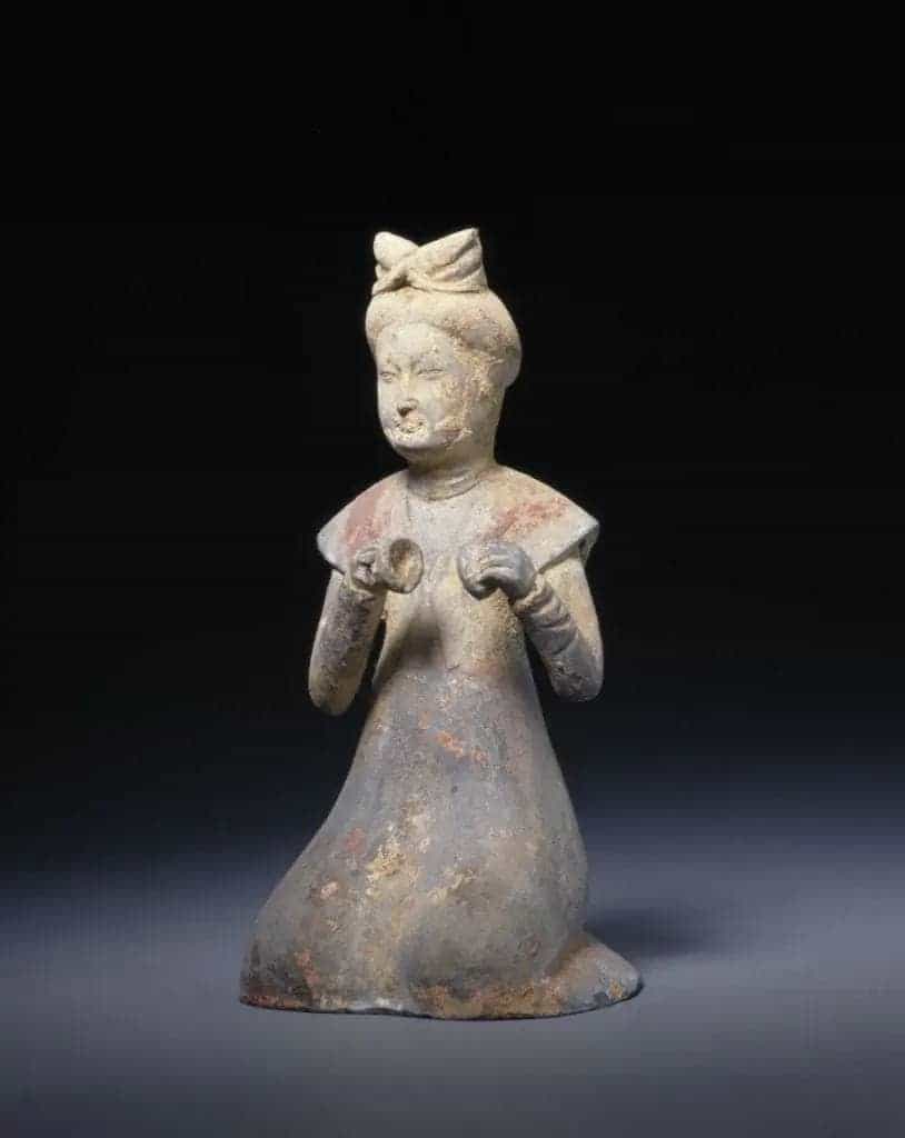 陶彩绘持钹女俑 - 故宫雕塑类藏品_第1张