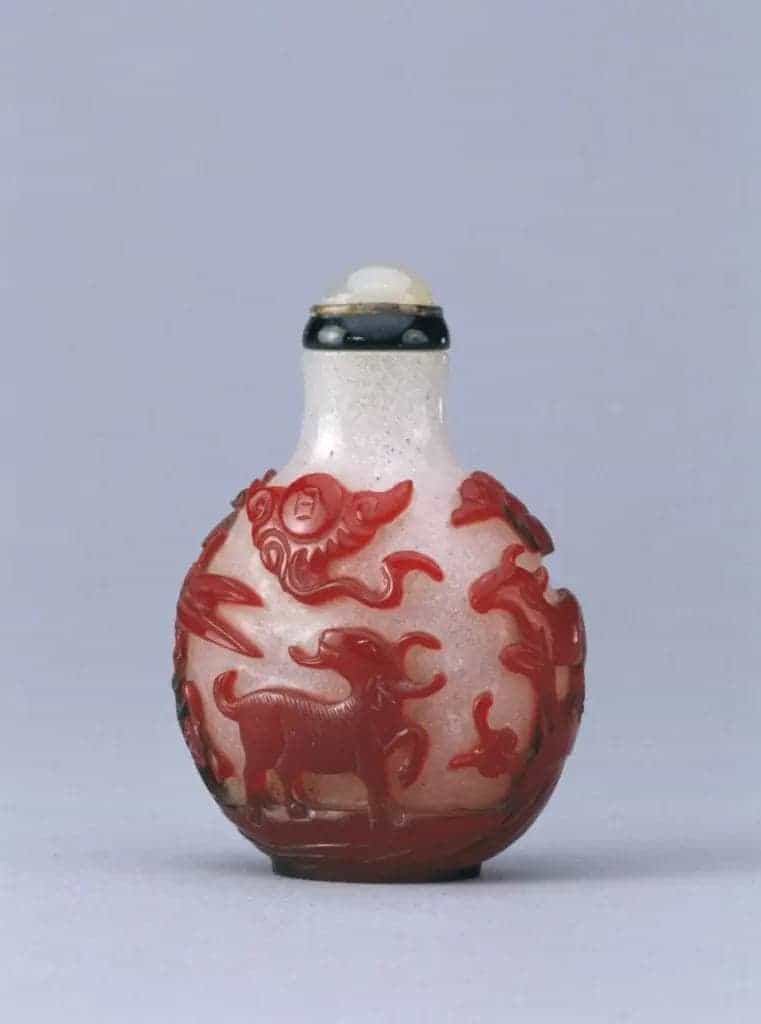 白套红玻璃三阳开泰鼻烟壶 - 故宫生活器具类藏品_第1张
