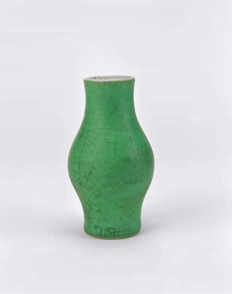 绿哥釉小橄榄瓶 - 故宫陶瓷器藏品_第1张